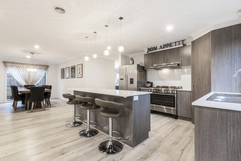 24_7_Kitchen_Dining
