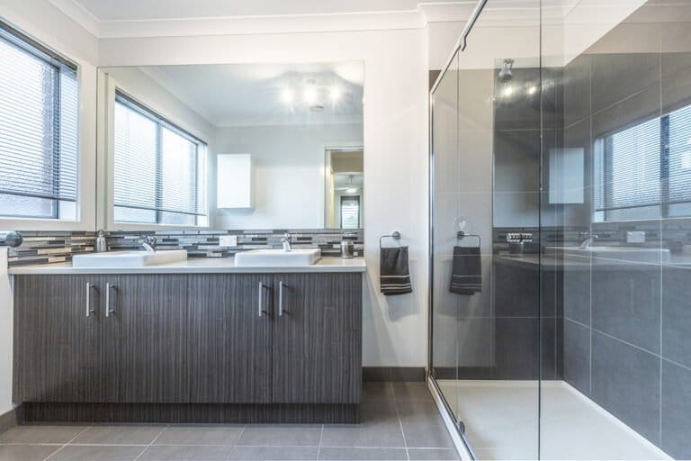 24_9_Ensuite
